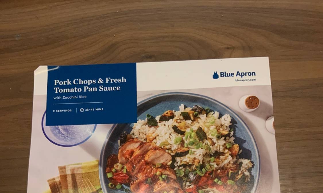 Pork Chops & Fresh Tomato Pan Sauce